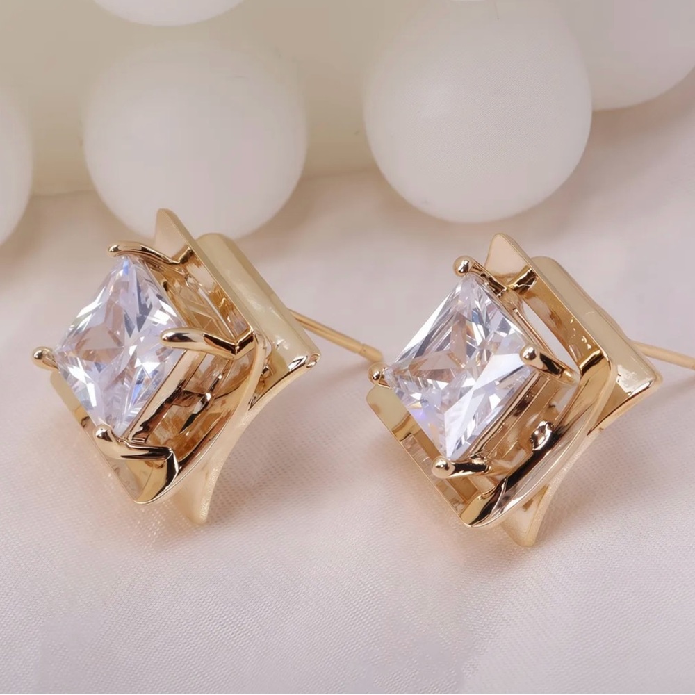 New, Choice of Elegant Gold or Silver-toned, 3-D Square Stud Earrings
